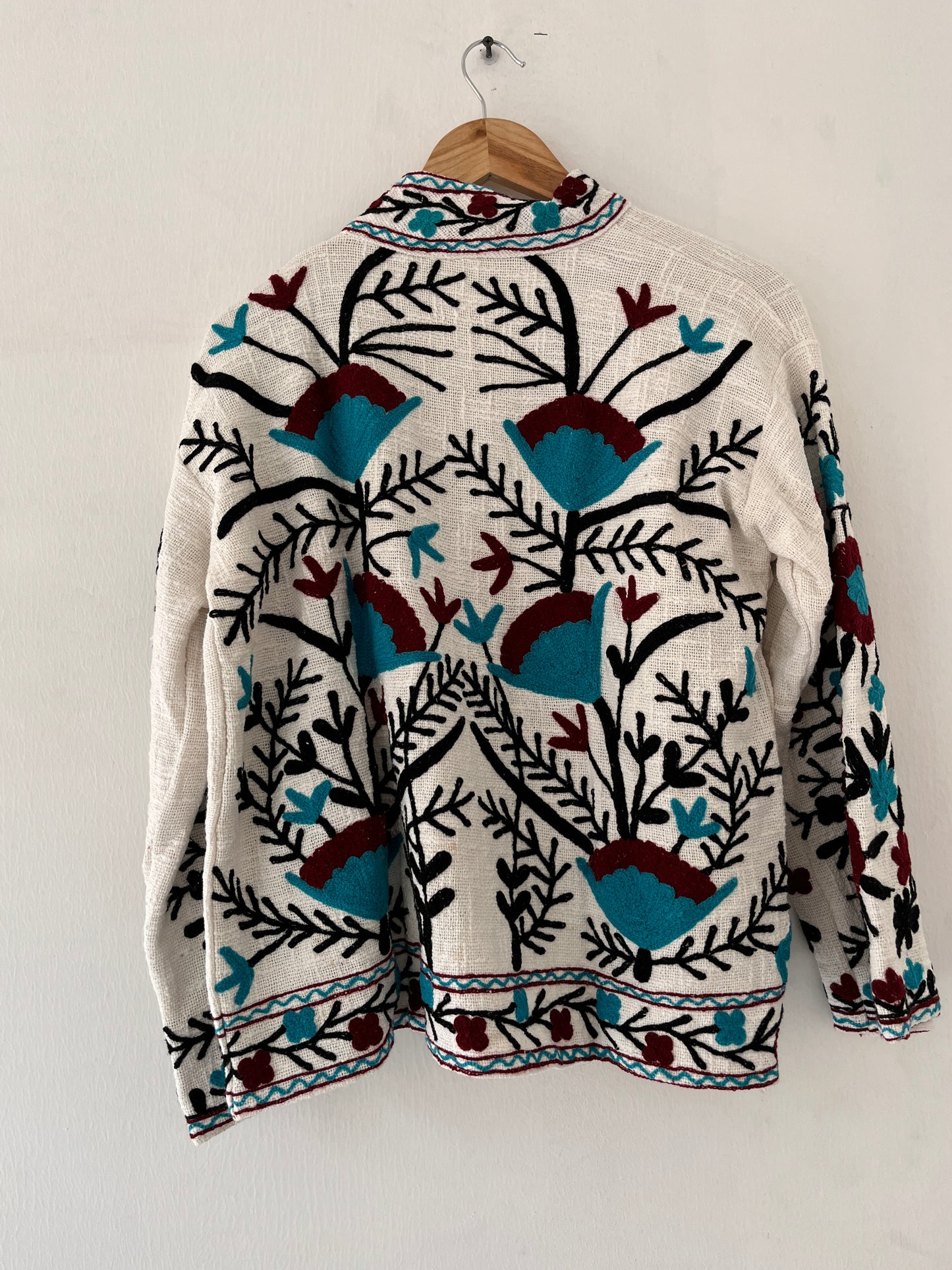 Women's White Floral Suzani Reversible Velvet Jacket – Artistic Embroidered Statement Jacket