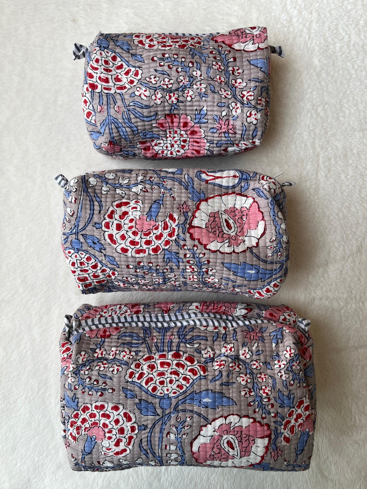 Grey Floral – Tote & 3 Pouch Set