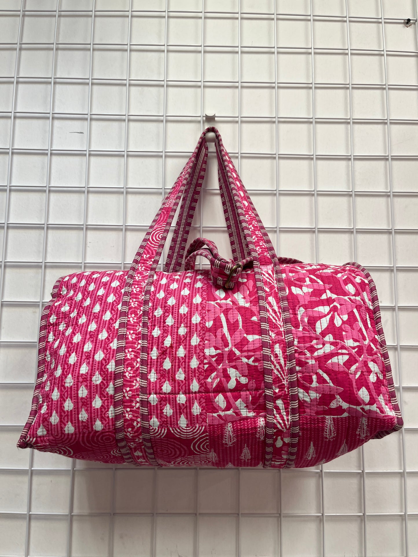 Princess Pink Drops Quilted Cotton Duffle Bag – Lightweight Travel Weekender