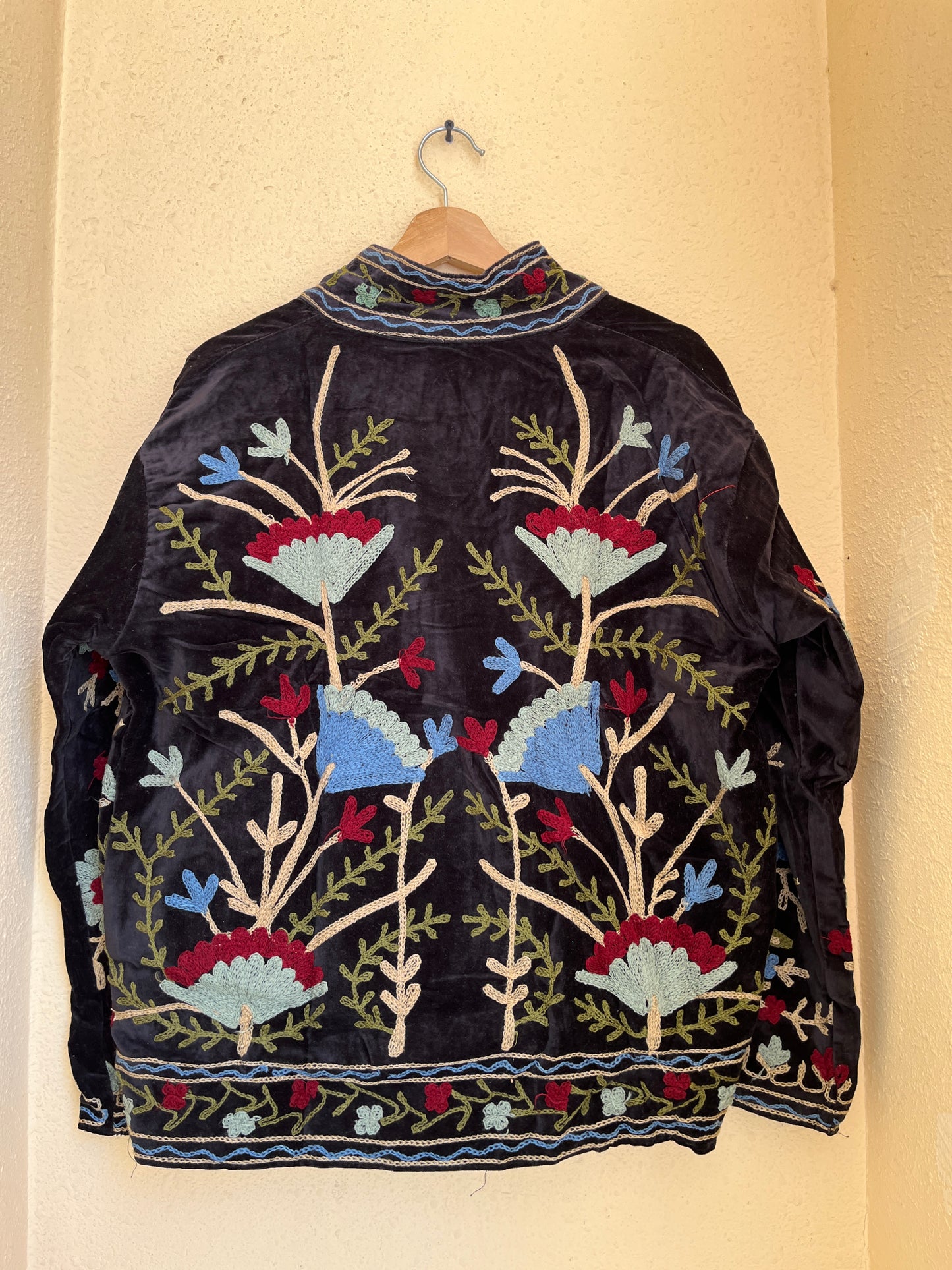 Women's 1072 Suzani Reversible Cotton Jacket – Artistic Embroidered Statement Jacket
