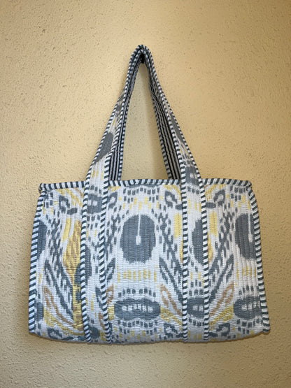 ￼ White ikkat Quilted Mini Tote Bag 10X12