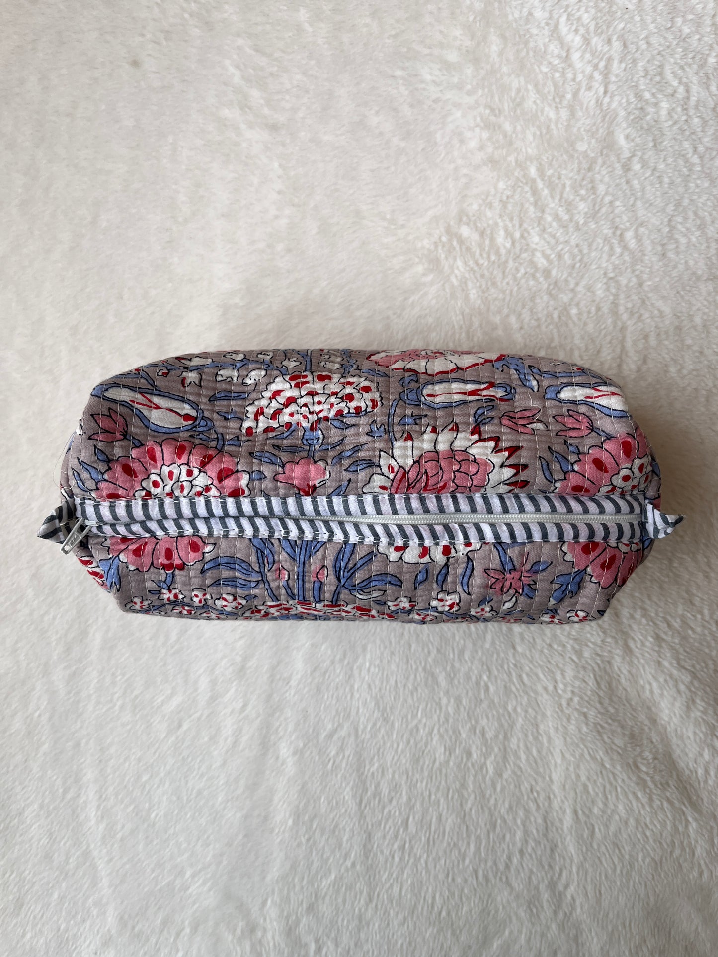 Grey Floral – Tote & 3 Pouch Set