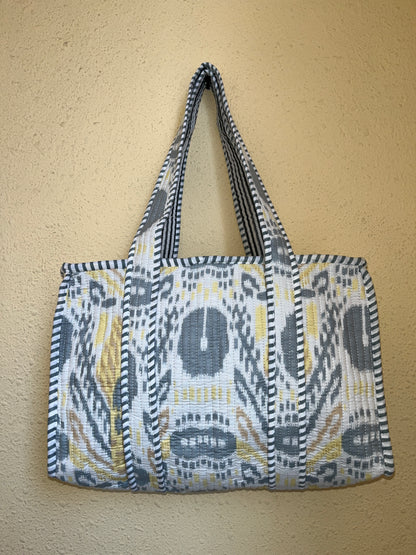 ￼ White ikkat Quilted Mini Tote Bag 10X12