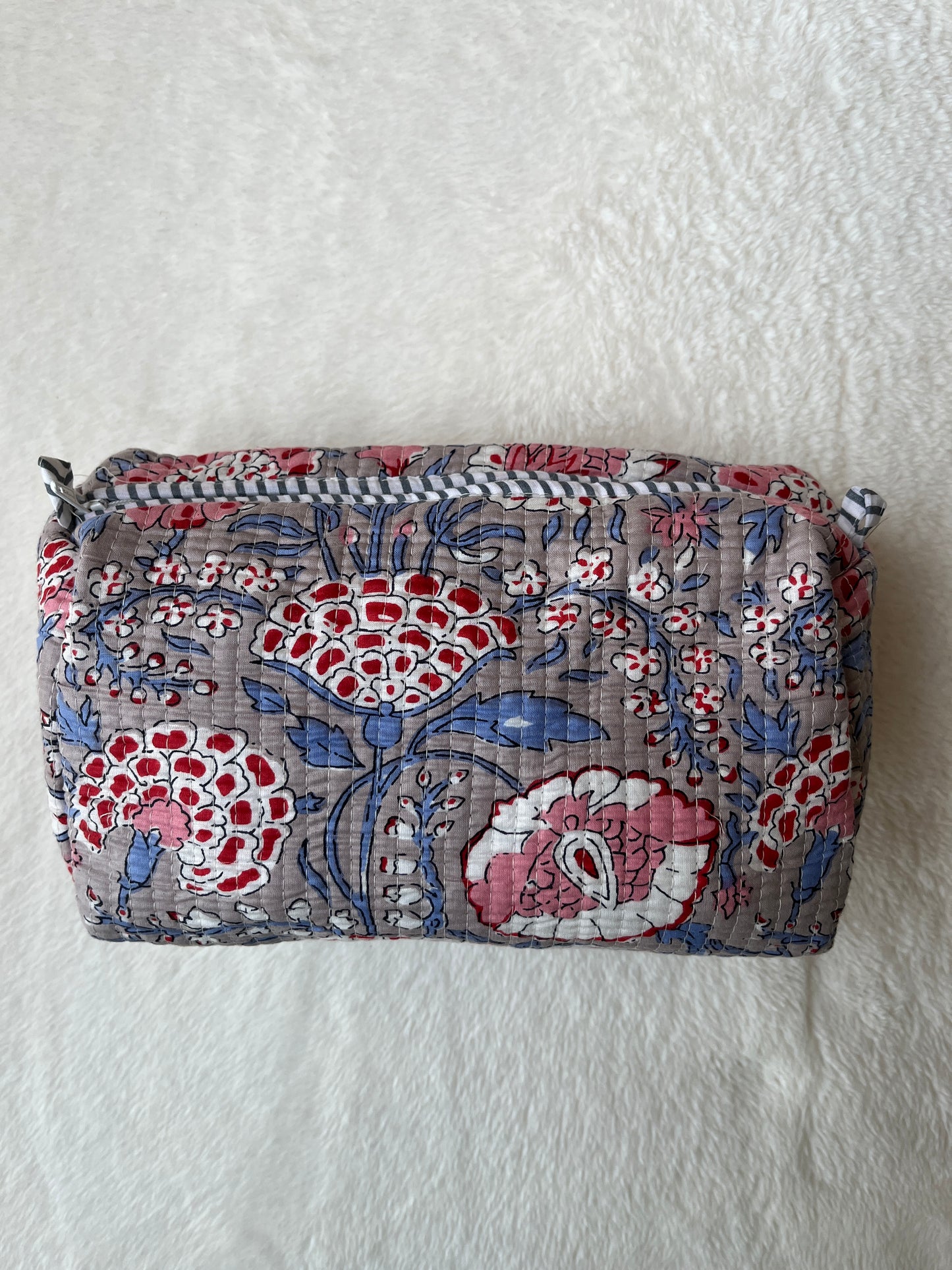 Grey Floral – Tote & 3 Pouch Set