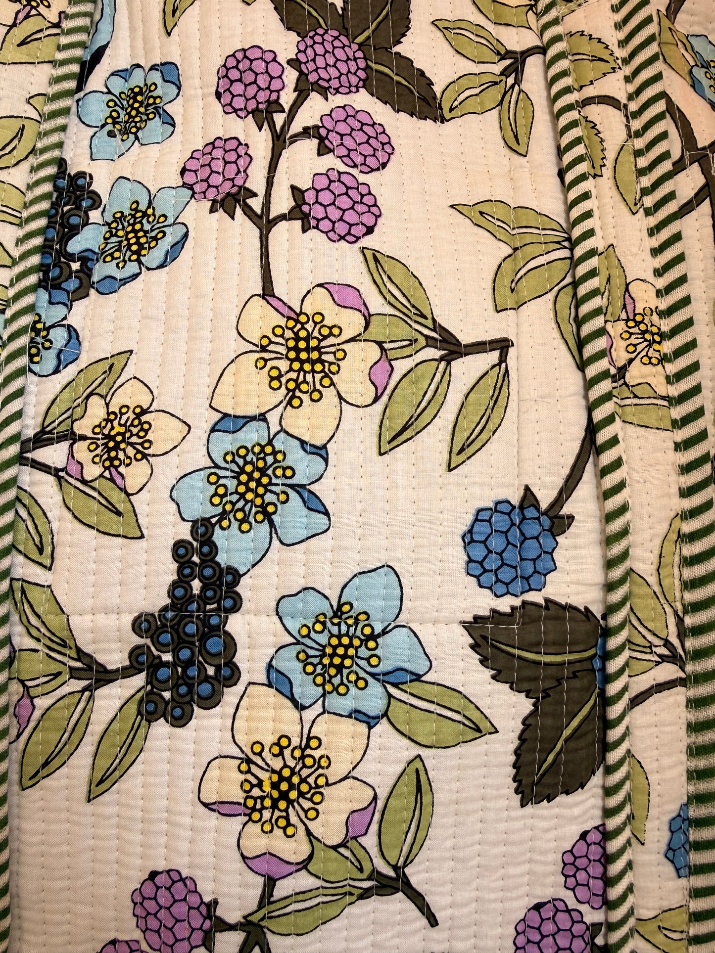 White Vine Bloom – Wander Tote Bag 18x18