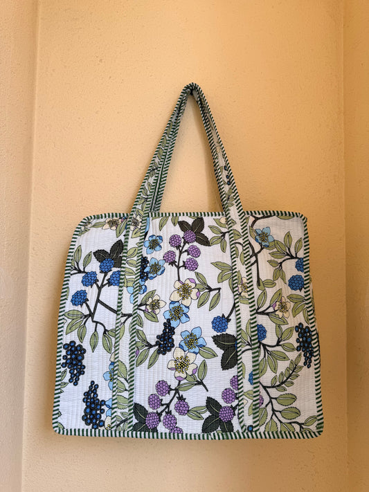 White Vine Bloom – Wander Tote Bag 18x18