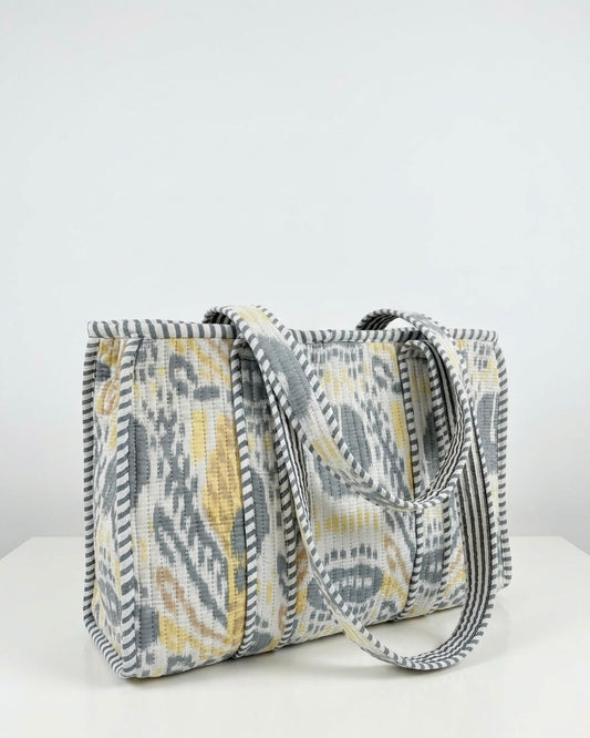 ￼ White ikkat Quilted Mini Tote Bag 10X12