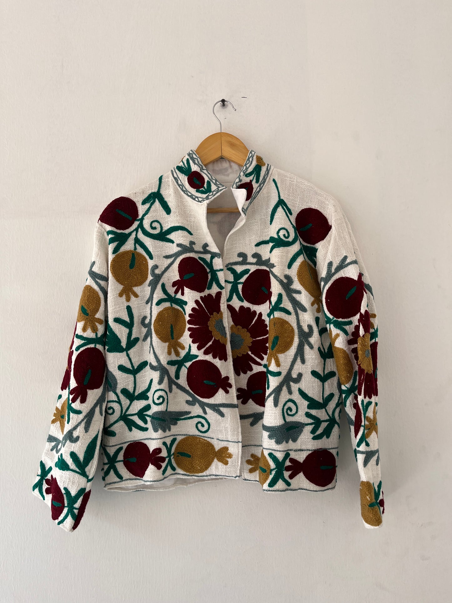 Women's White Floral Suzani Reversible Velvet Jacket – Artistic Embroidered Statement Jacket