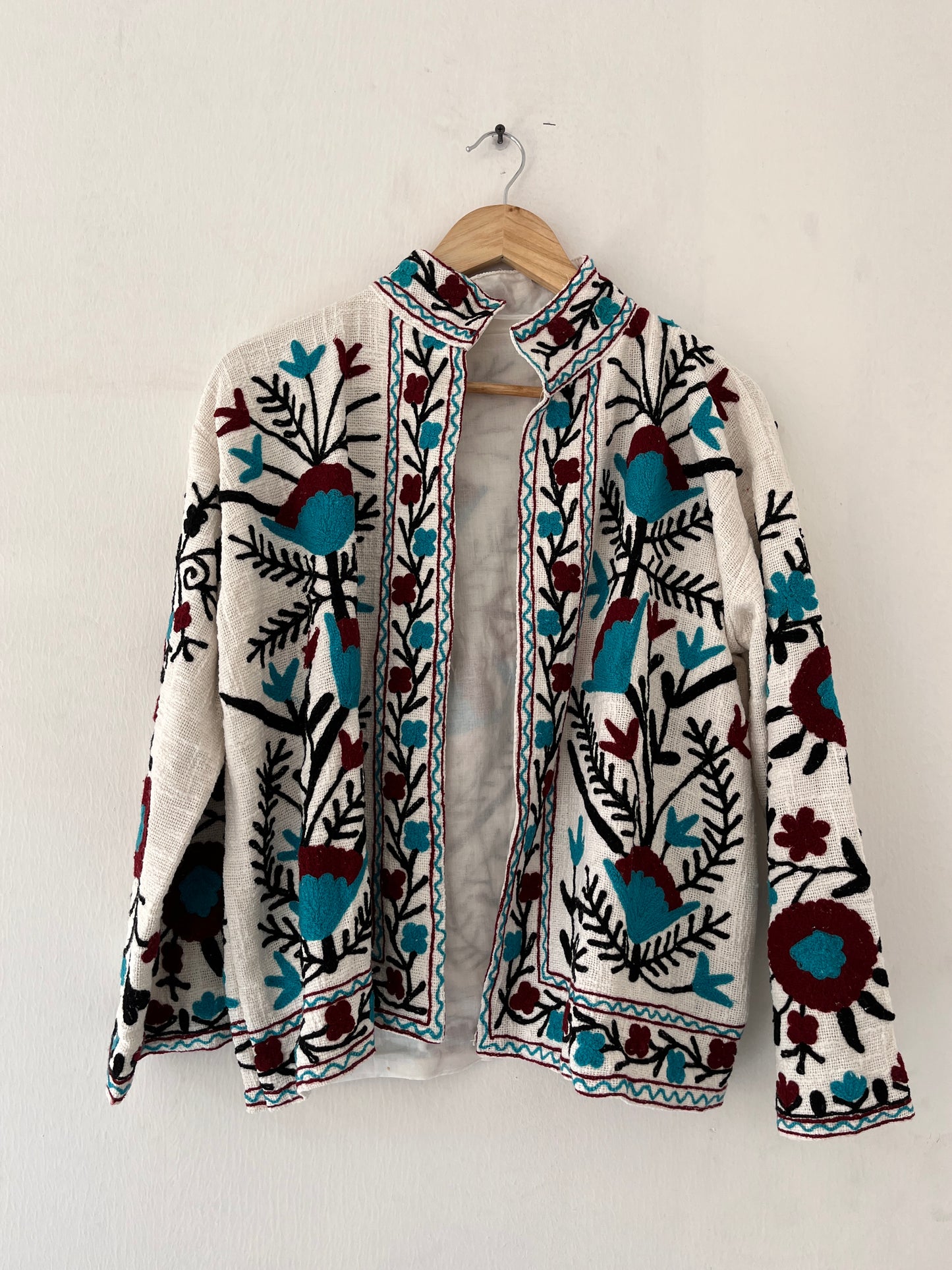 Women's White Floral Suzani Reversible Velvet Jacket – Artistic Embroidered Statement Jacket