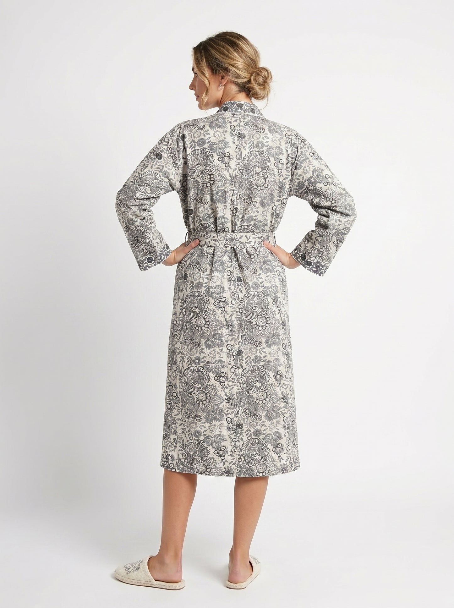 Smoked Grey Vine Petals Waffle Bathrobe – Luxury Spa Robe
