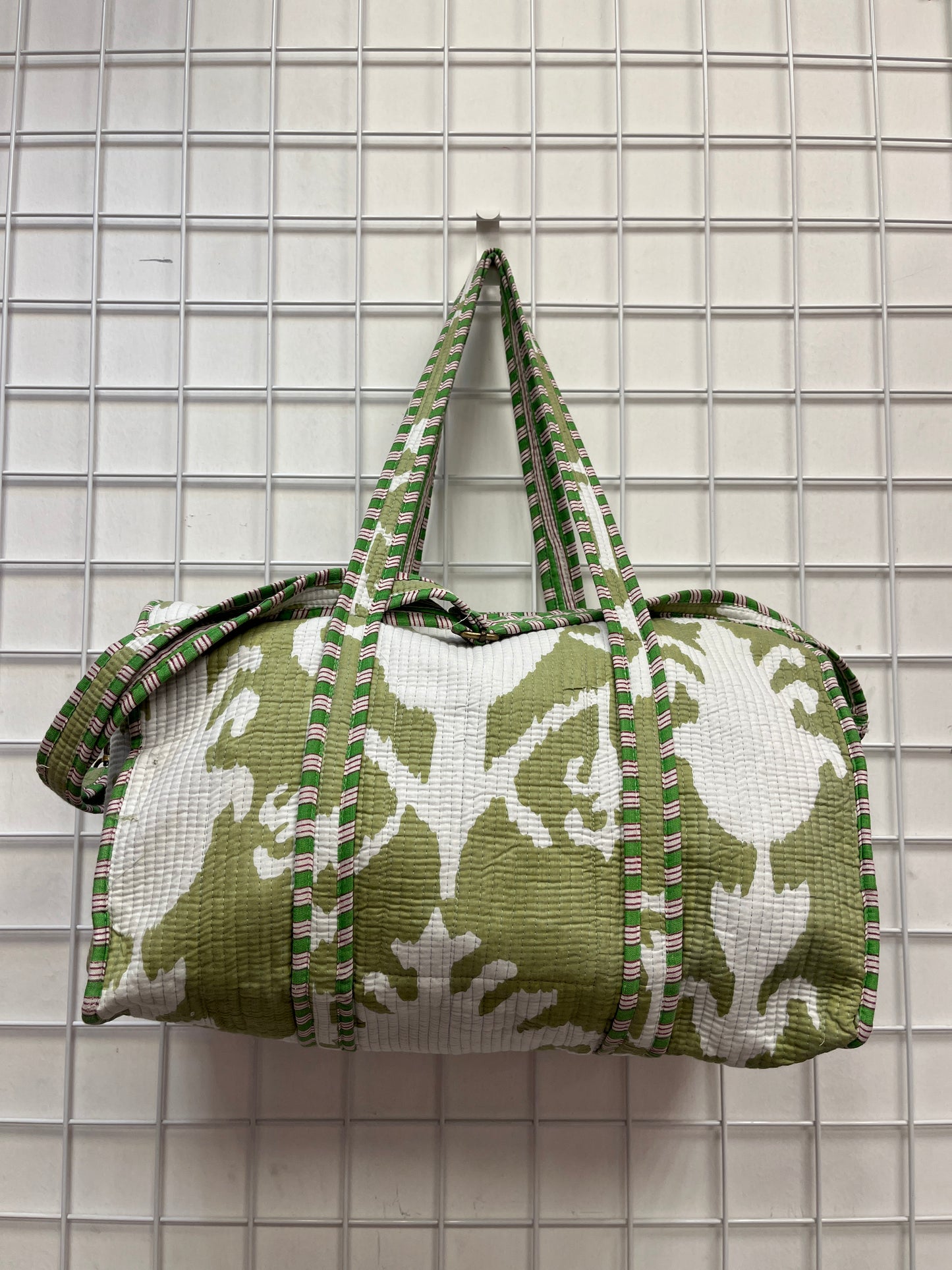 Classic Green Tie and Dye Quilted Cotton Duffle Bag – Lightweight Travel Weekender