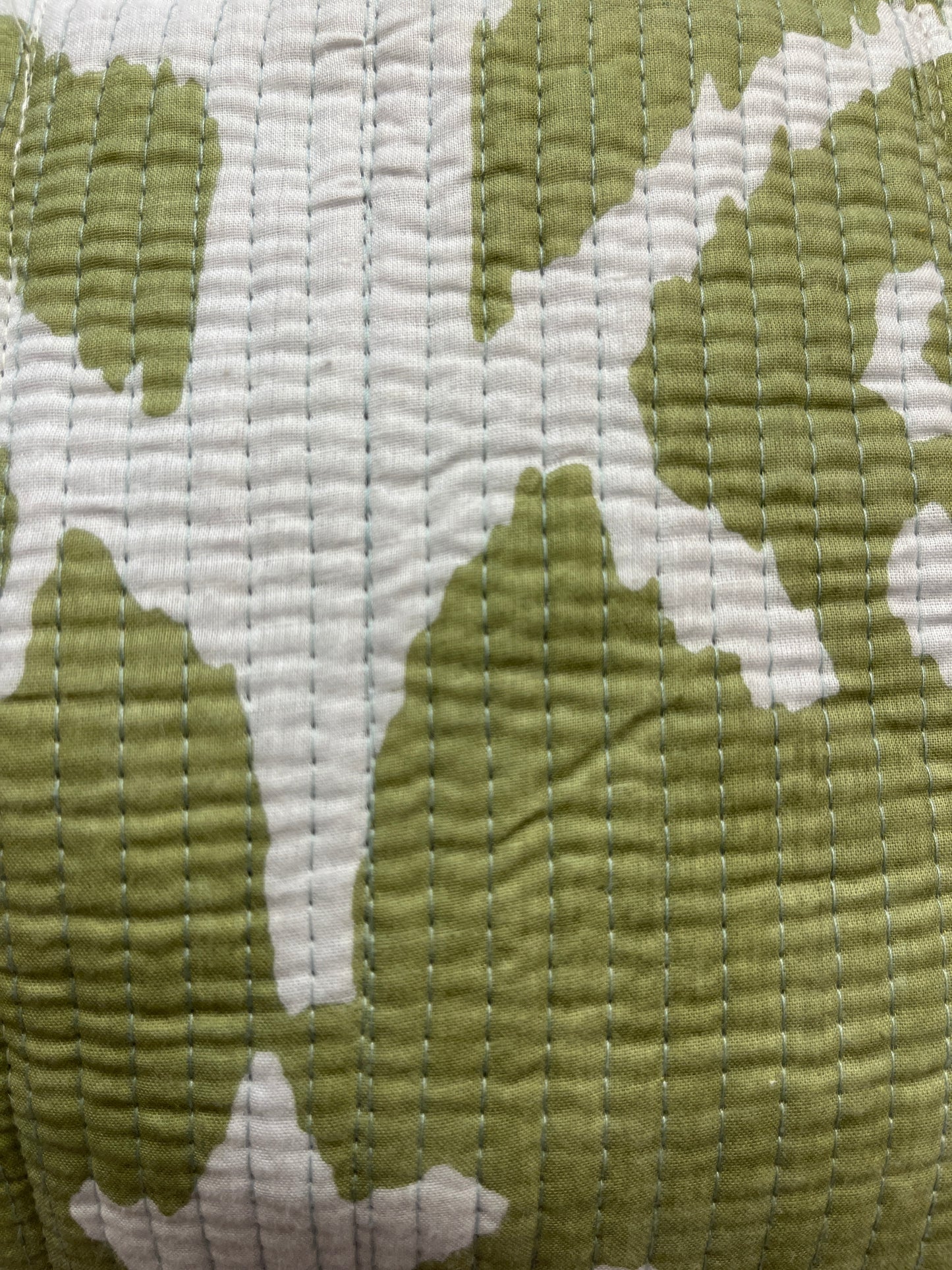 Classic Green Tie and Dye Quilted Cotton Duffle Bag – Lightweight Travel Weekender