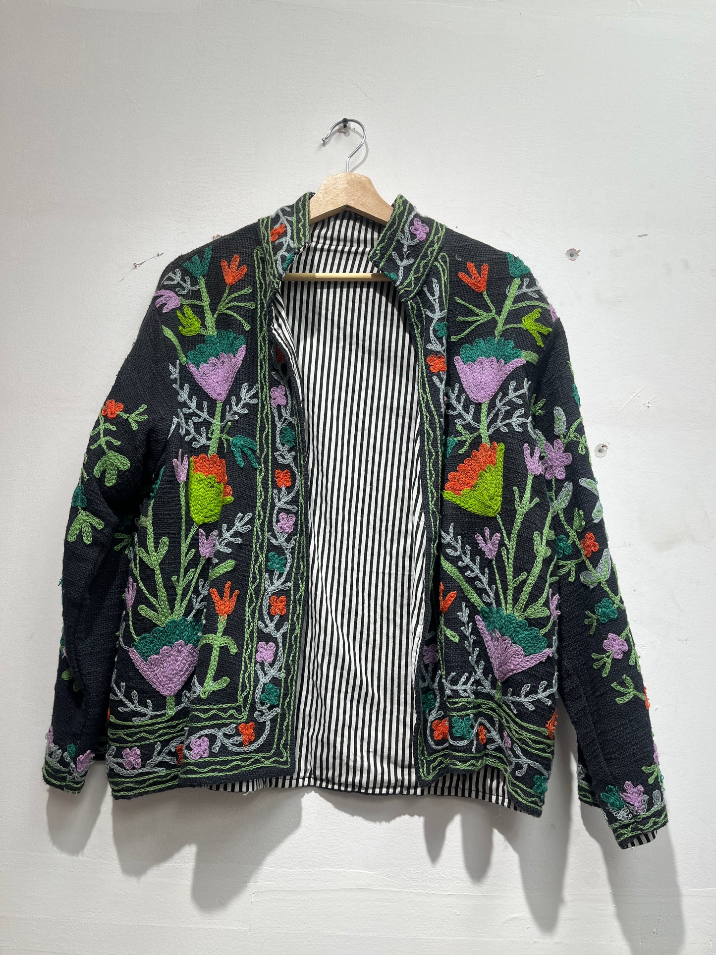 Women's 1016 Suzani Reversible Cotton Jacket – Artistic Embroidered Statement Jacket