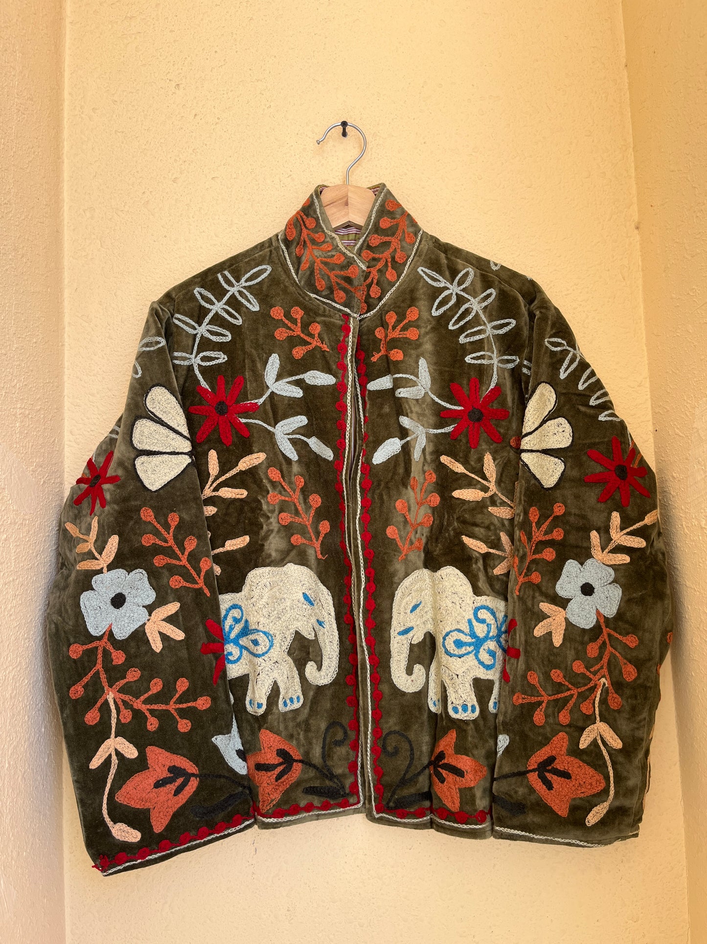 Women's 1034 Suzani Reversible Cotton Jacket – Artistic Embroidered Statement Jacket