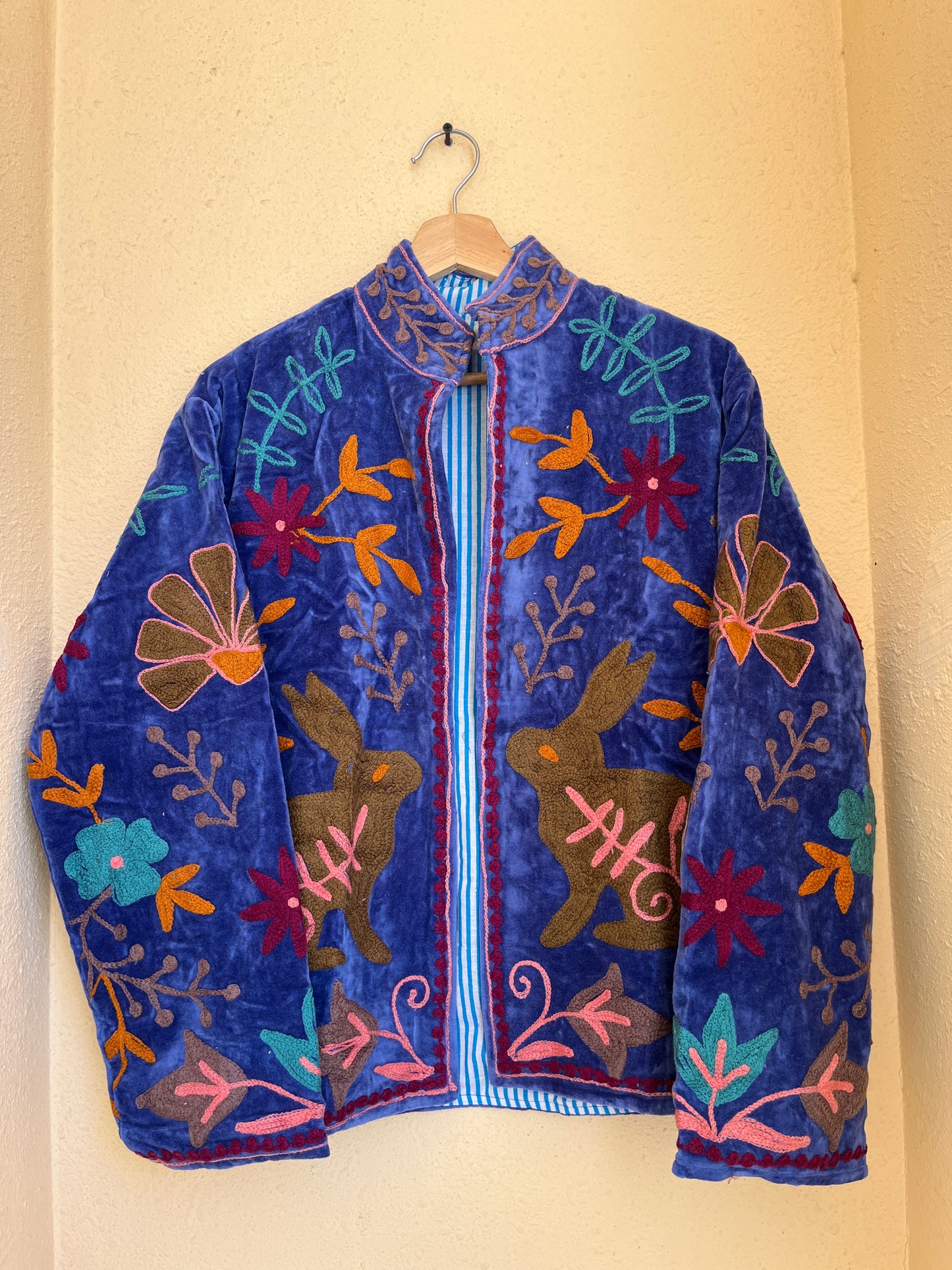 Women's 1038 Suzani Reversible Cotton Jacket – Artistic Embroidered Statement Jacket
