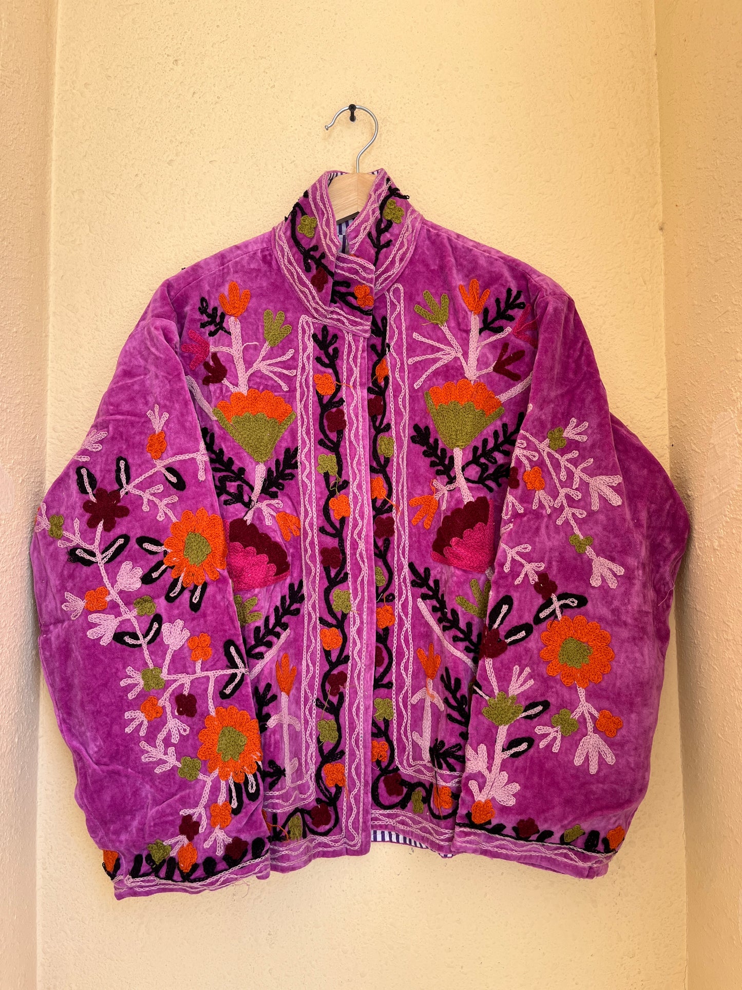 Women's 1041 Suzani Reversible Cotton Jacket – Artistic Embroidered Statement Jacket