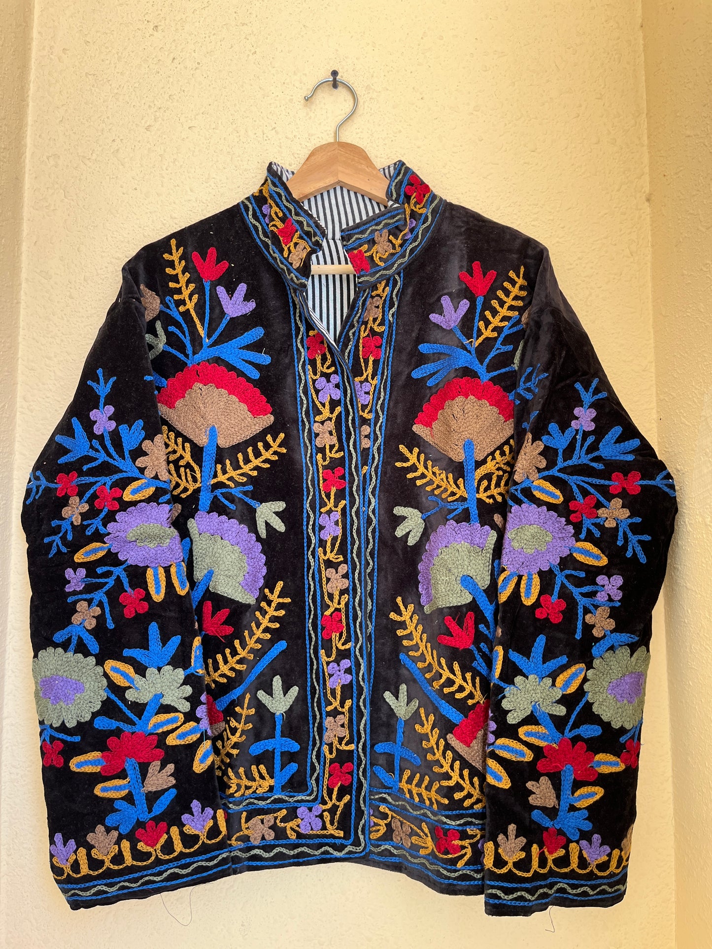 Women's 1044 Suzani Reversible Cotton Jacket – Artistic Embroidered Statement Jacket