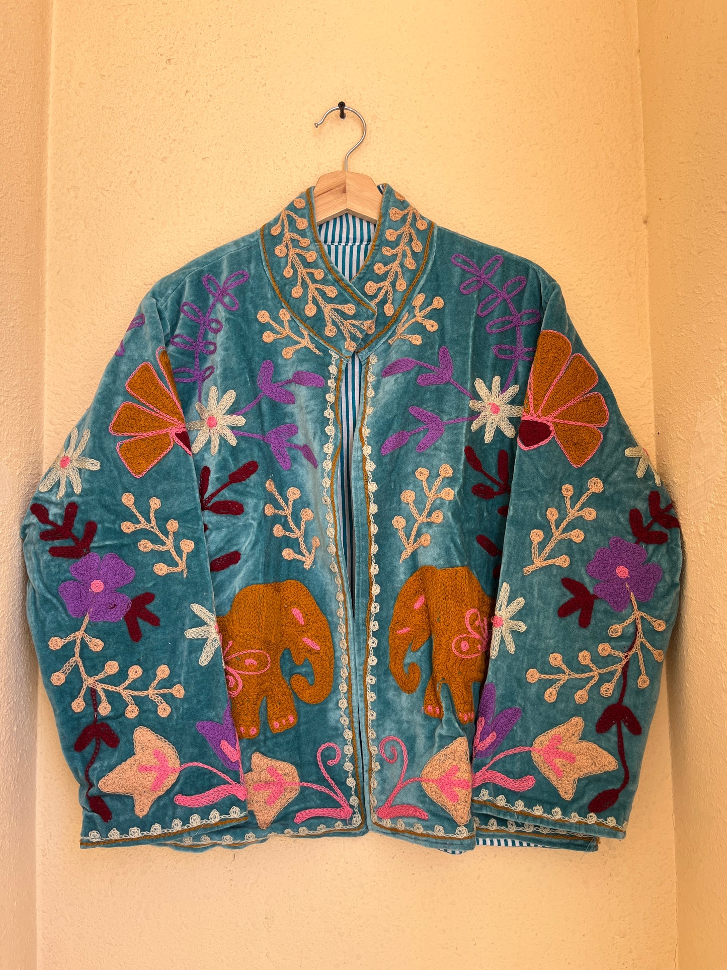 Women's 1047 Suzani Reversible Cotton Jacket – Artistic Embroidered Statement Jacket