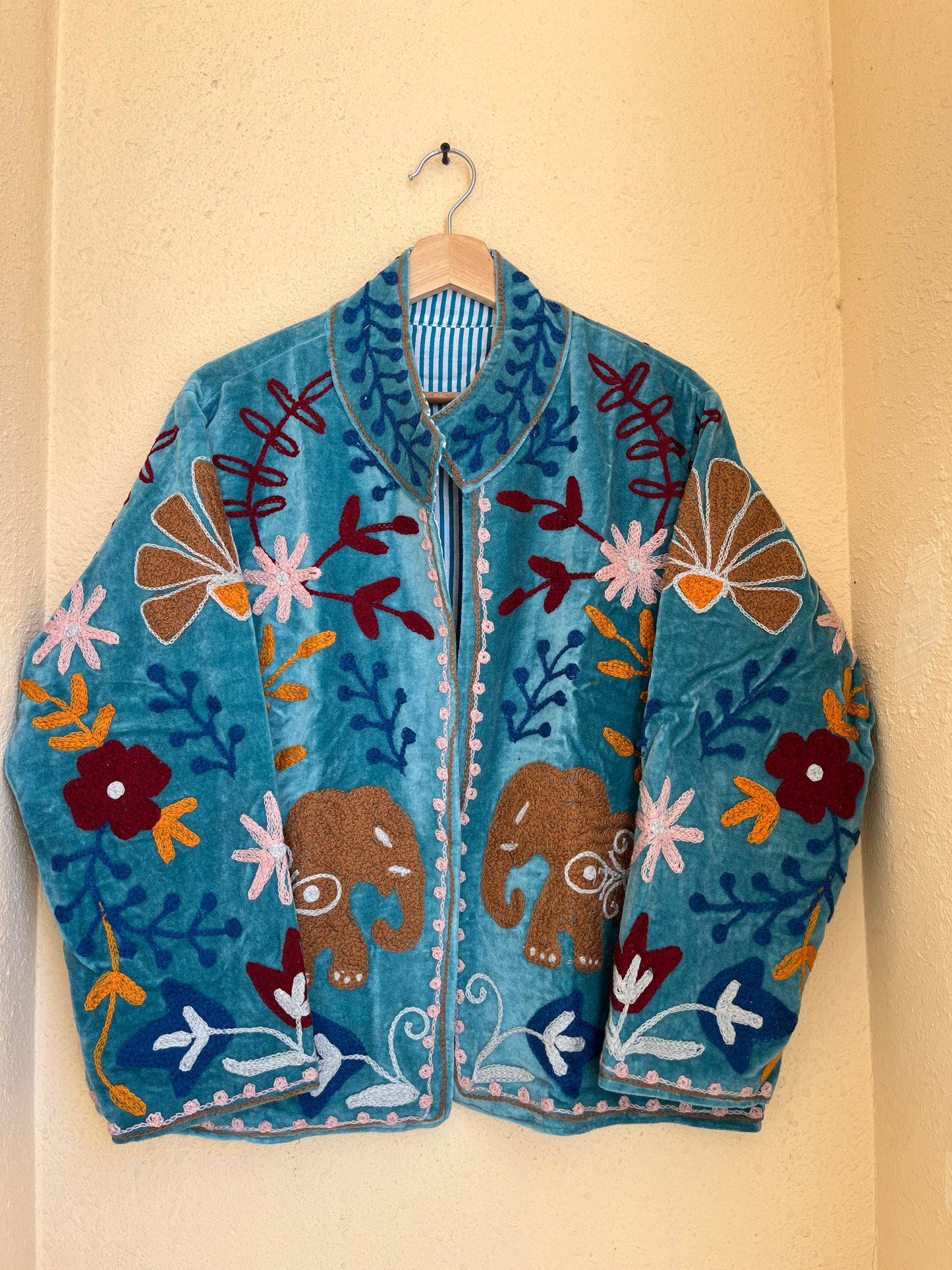 Women's 1048 Suzani Reversible Cotton Jacket – Artistic Embroidered Statement Jacket