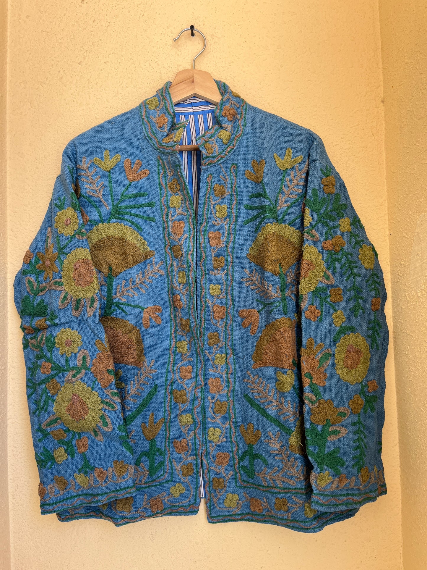Women's 1049 Suzani Reversible Cotton Jacket – Artistic Embroidered Statement Jacket