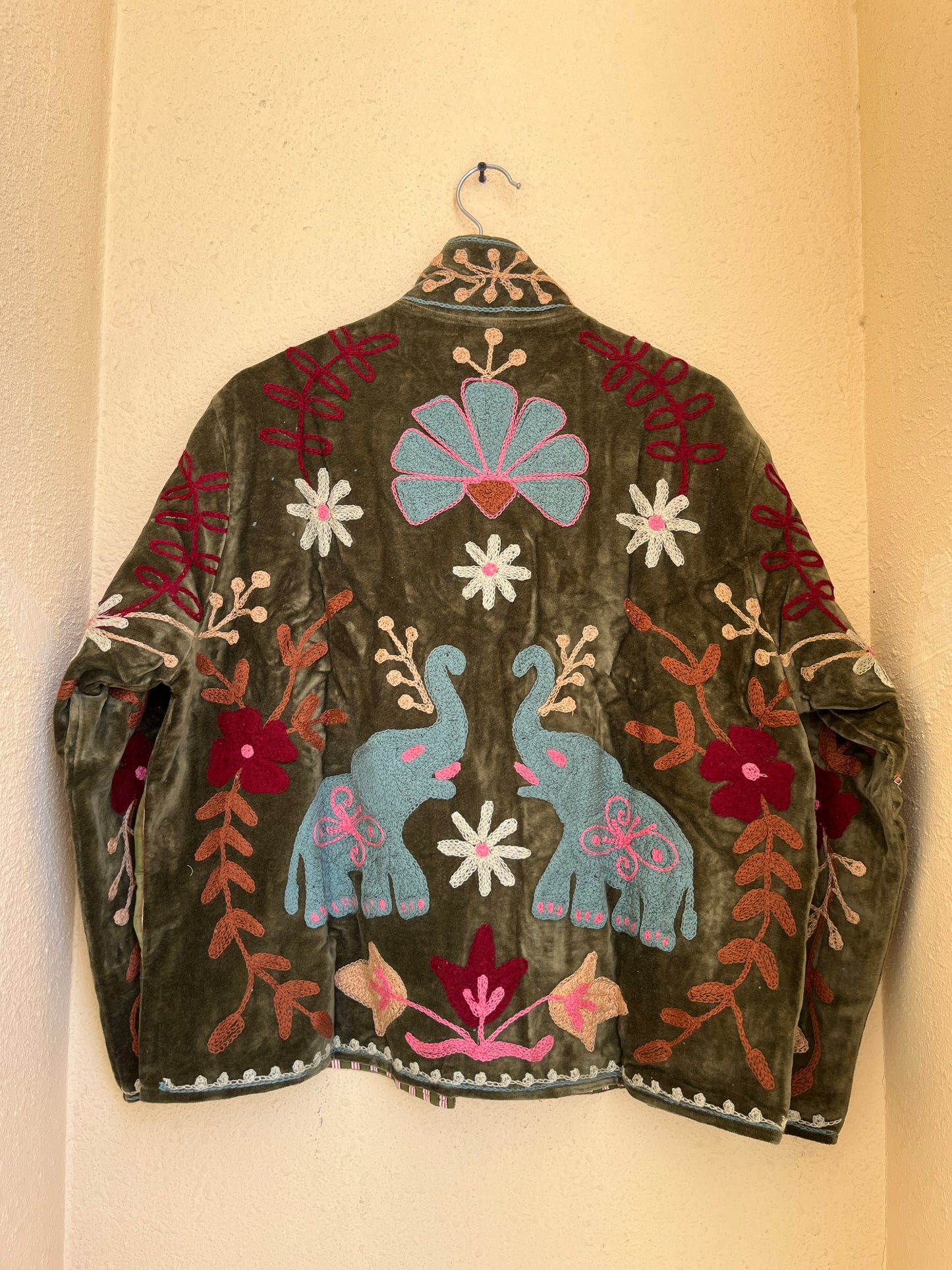 Women's 1052 Suzani Reversible Cotton Jacket – Artistic Embroidered Statement Jacket