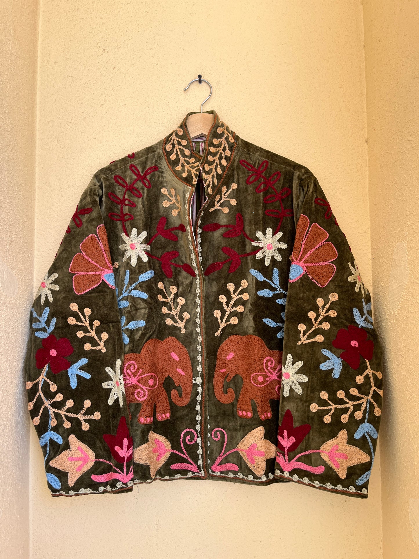 Women's 1051 Suzani Reversible Cotton Jacket – Artistic Embroidered Statement Jacket