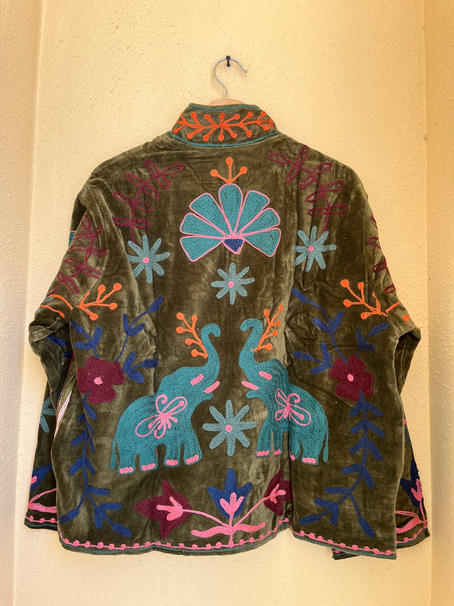 Women's 1053 Suzani Reversible Cotton Jacket – Artistic Embroidered Statement Jacket