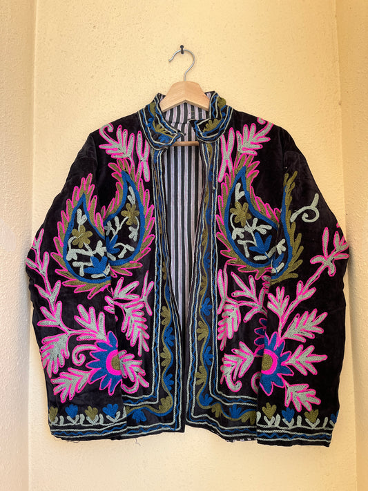 Women's Classic Vibe1055 Suzani Reversible Velvet Jacket – Artistic Embroidered Statement Jacket
