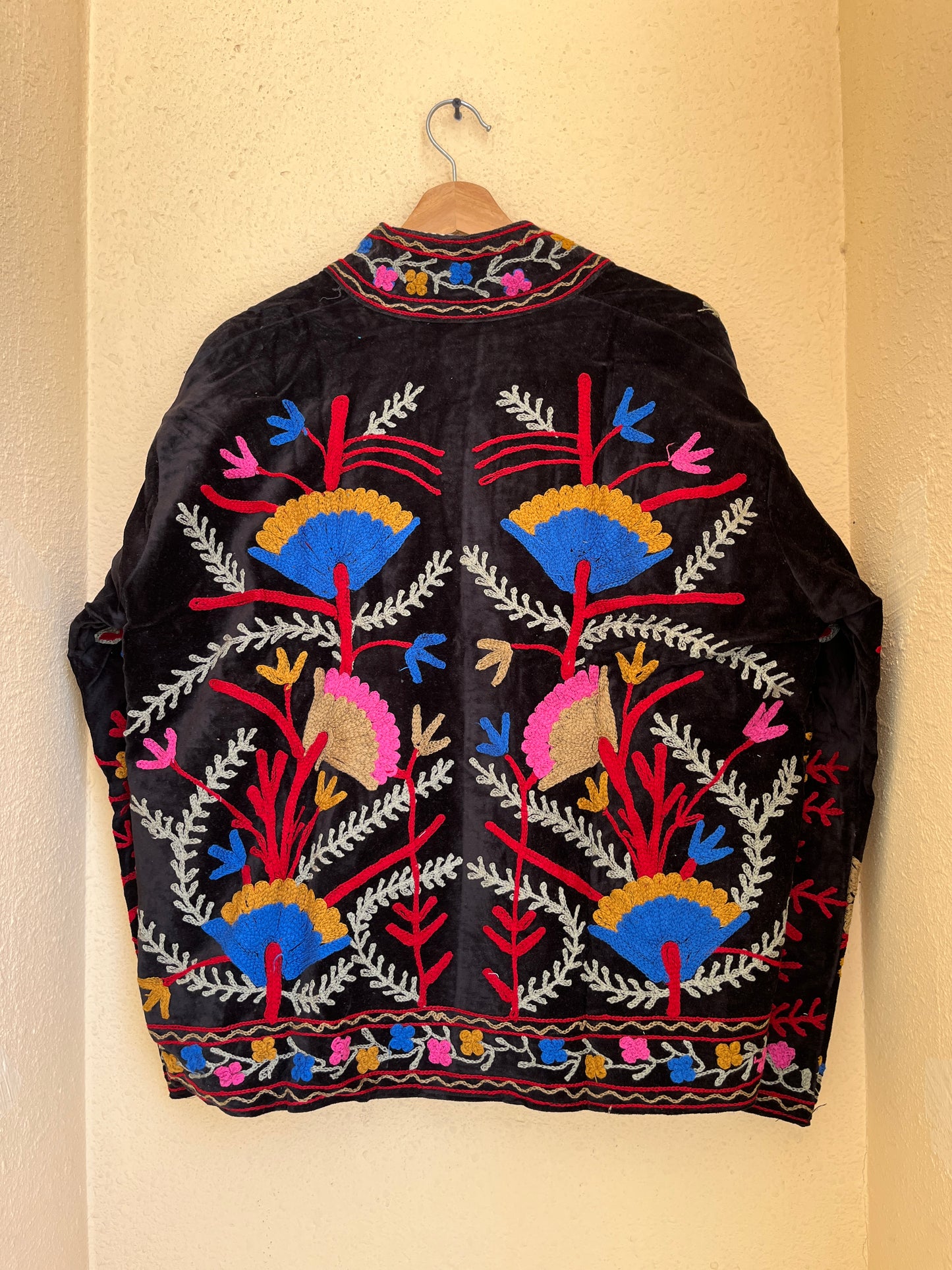 Women's 1068 Suzani Reversible Cotton Jacket – Artistic Embroidered Statement Jacket