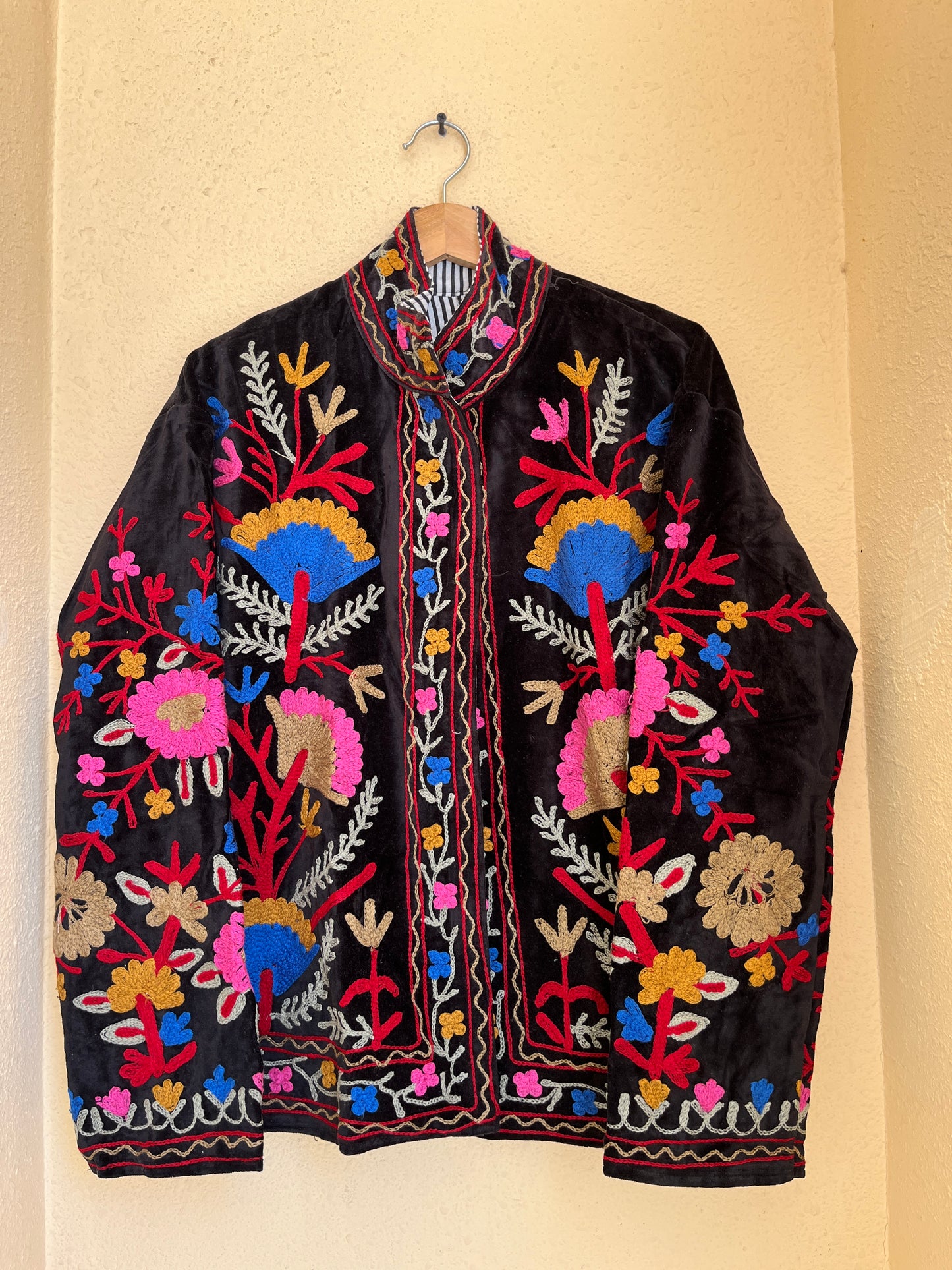 Women's 1074 Suzani Reversible Cotton Jacket – Artistic Embroidered Statement Jacket