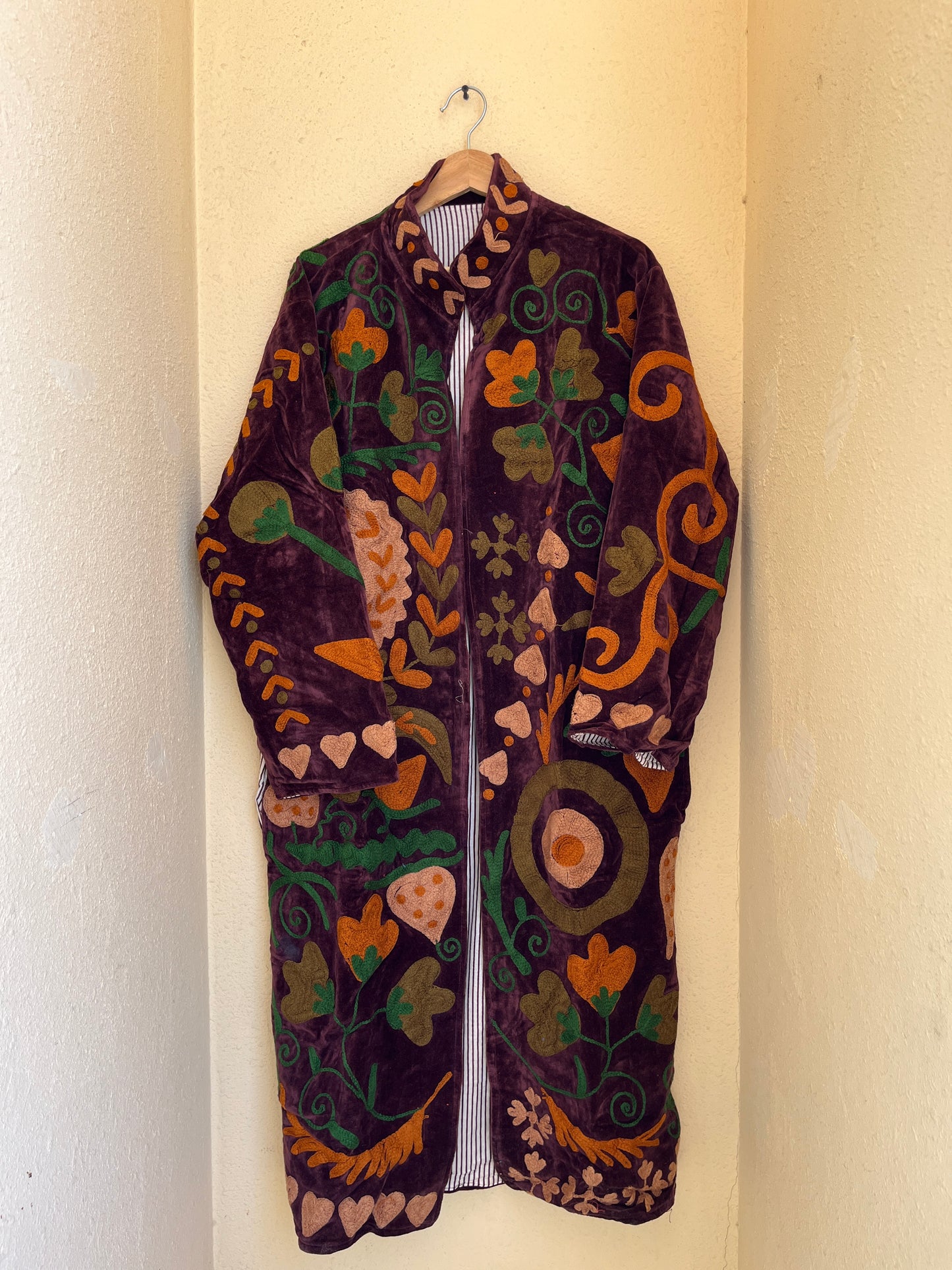 Women's 1075 Suzani Reversible Cotton Jacket – Artistic Embroidered Statement Jacket