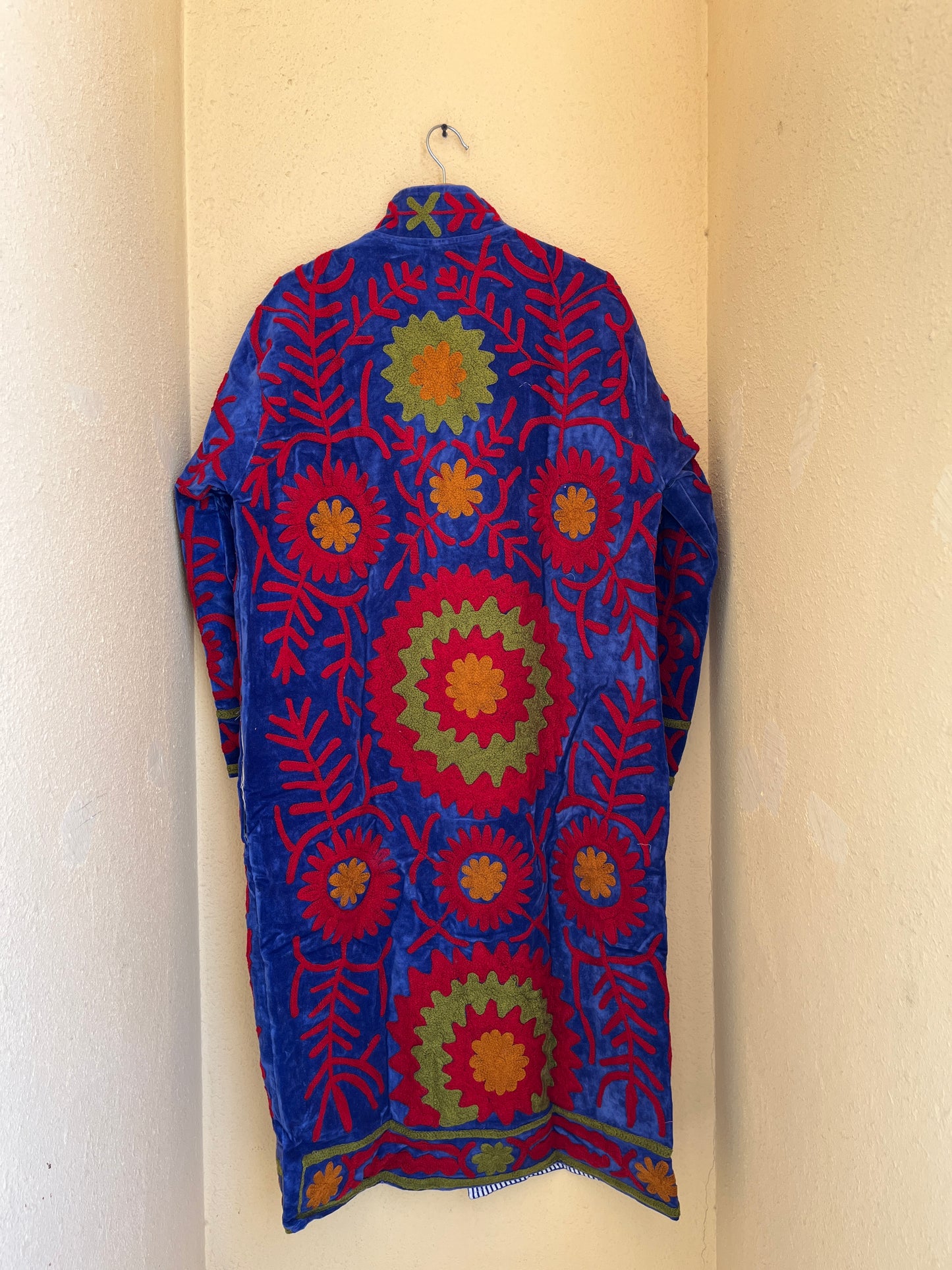 Women's 1073 Suzani Reversible Cotton Jacket – Artistic Embroidered Statement Jacket