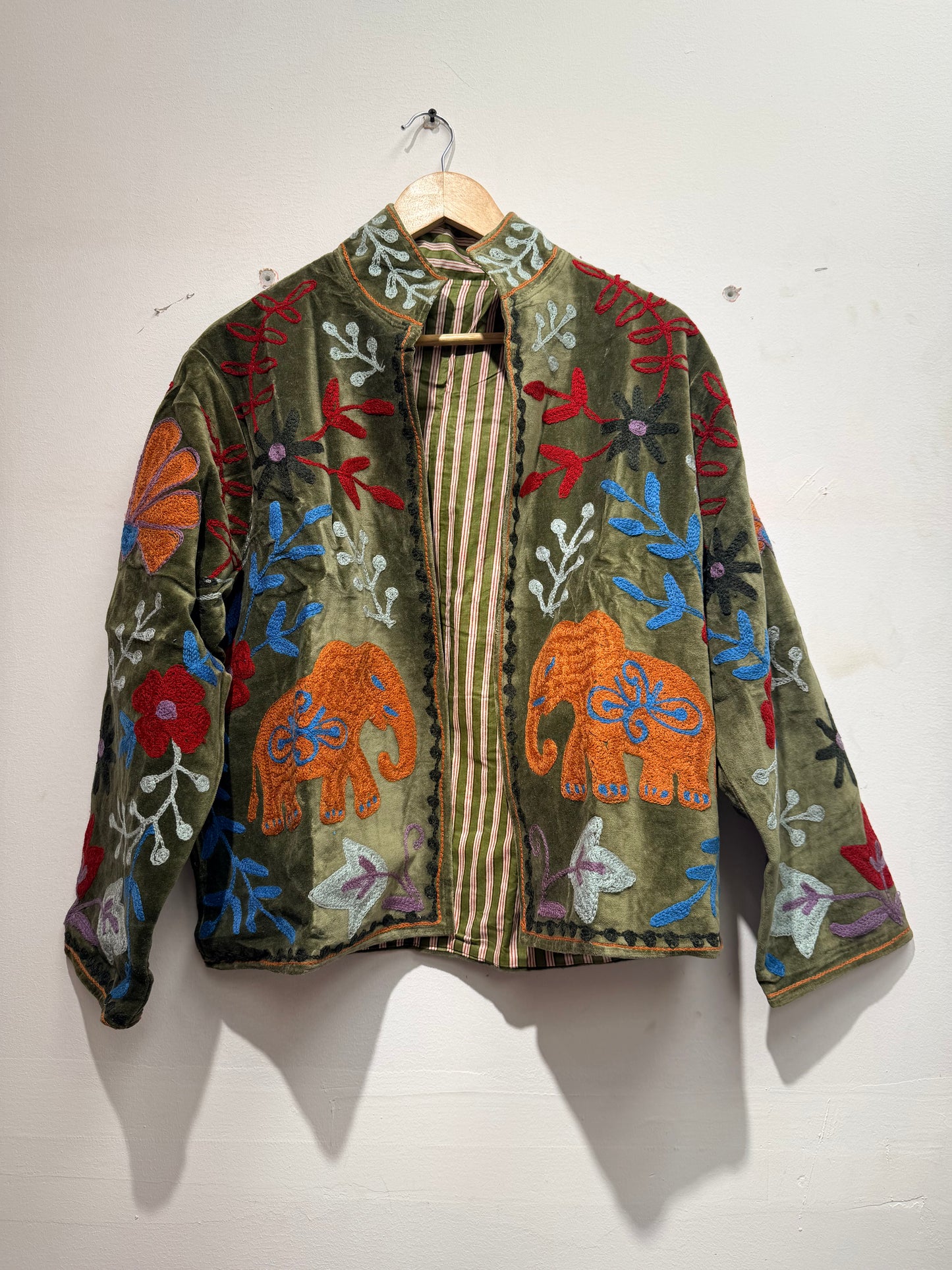 Women's 1022 Suzani Reversible Velvet Jacket – Artistic Embroidered Statement Jacket