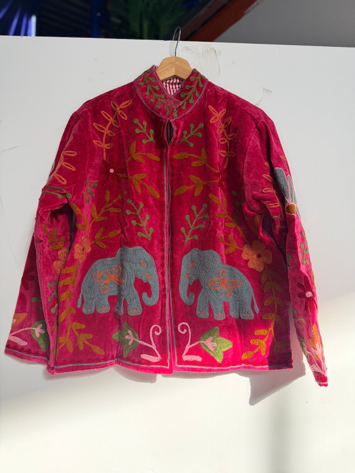 Women's 1076 Suzani Reversible Cotton Jacket – Artistic Embroidered Statement Jacket