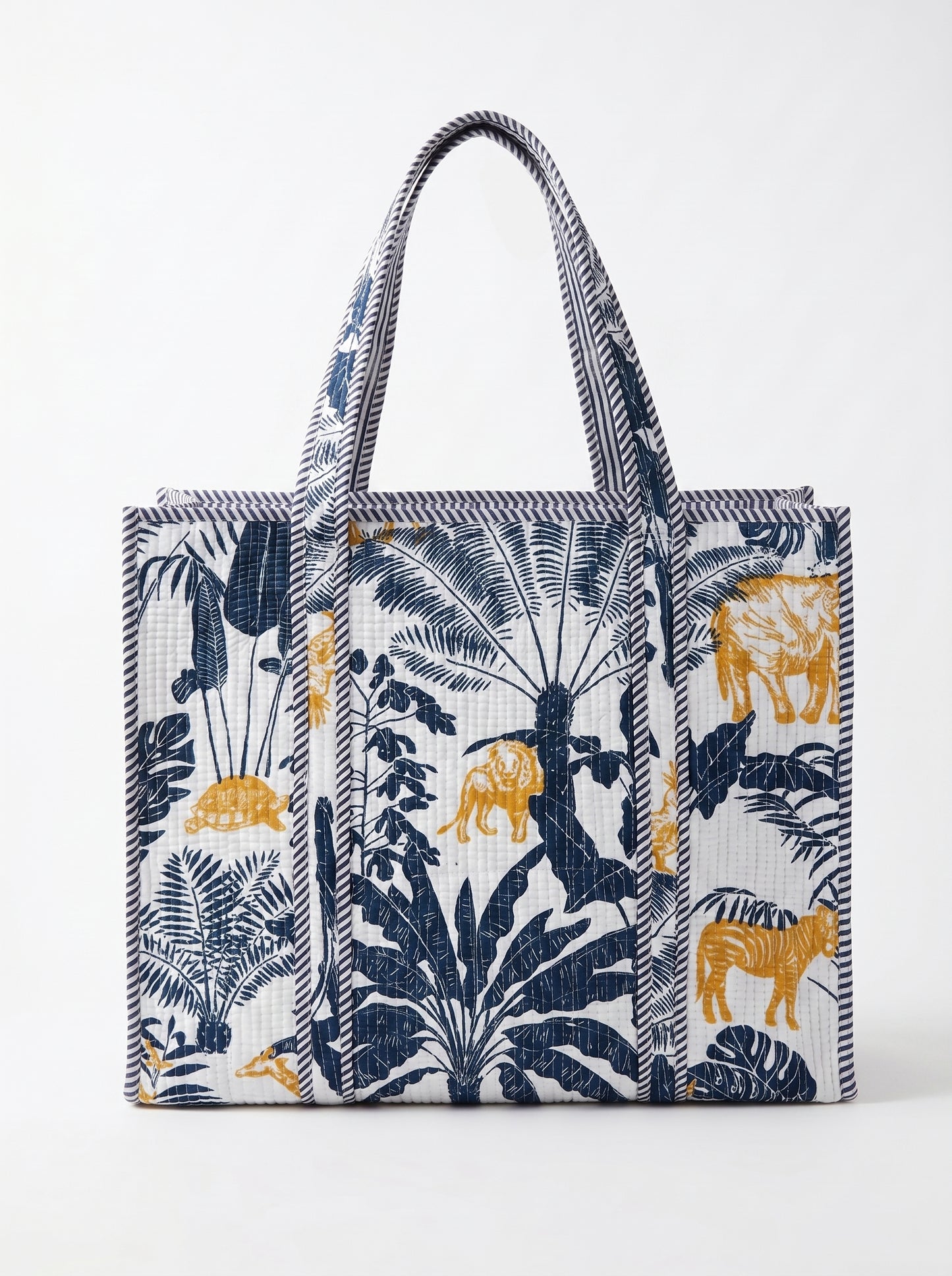 White Pop Jungle – Wander Tote Bag 18X18