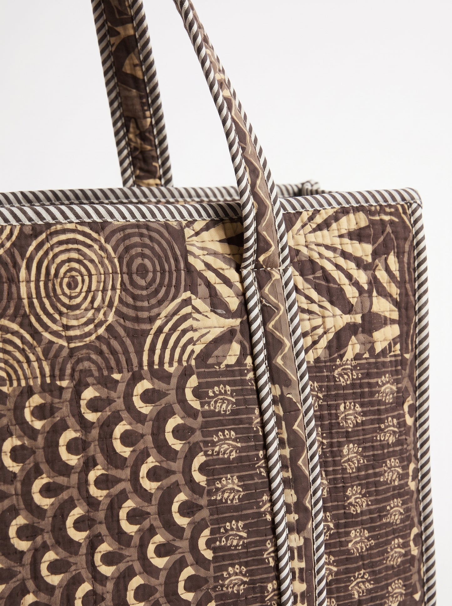 Brown Sugar Patch Bloom – Wander Tote Bag  18x18