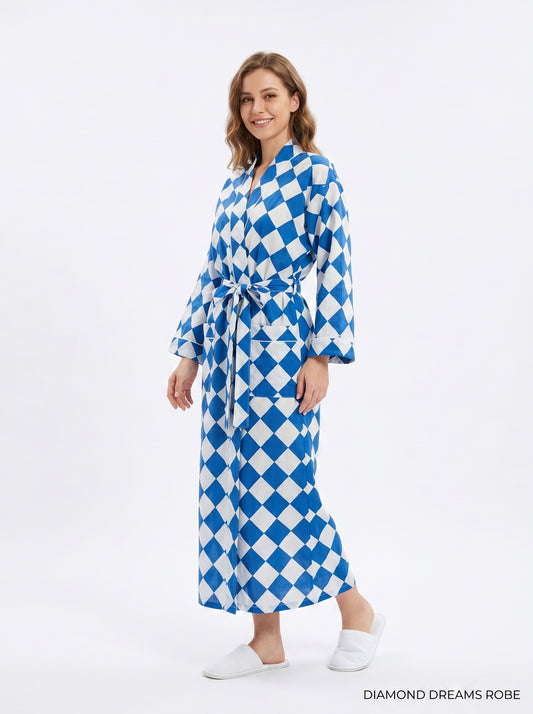 White and blue checks abstract women's cotton kimono.
 Modern geometric and abstract print lightweight cotton dressing gown.